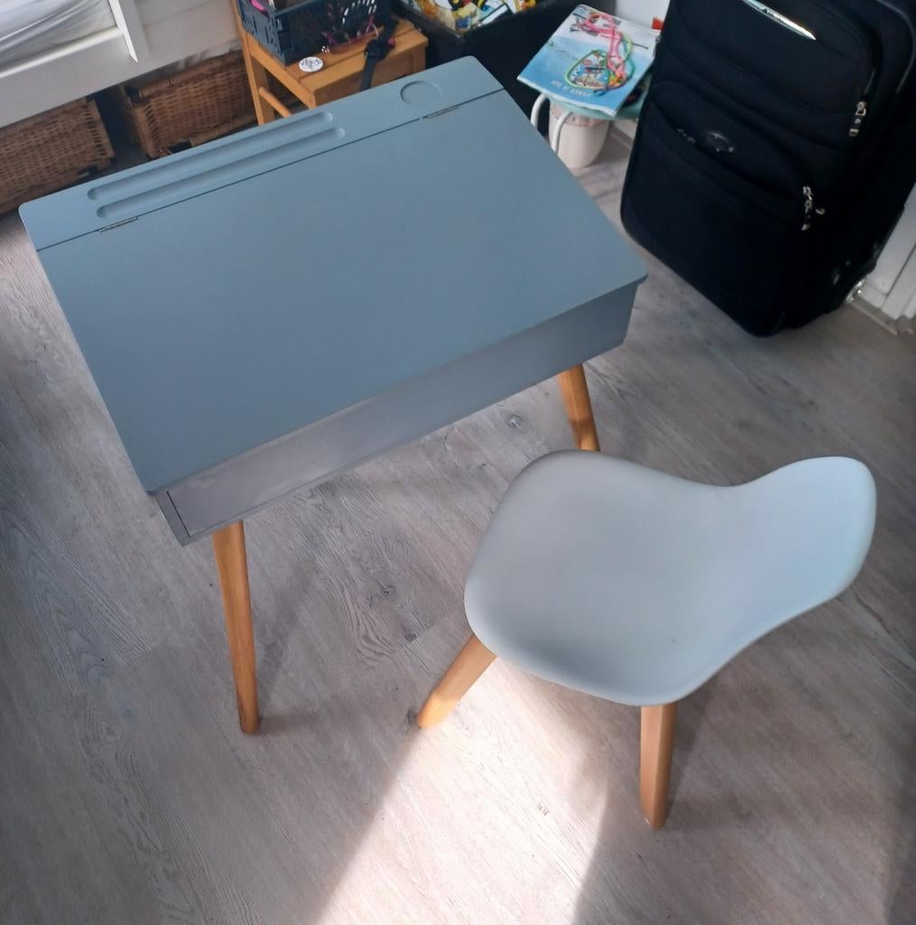 Kinderbureau met stoel x2, Ophalen, Tafel(s) en Stoel(en)