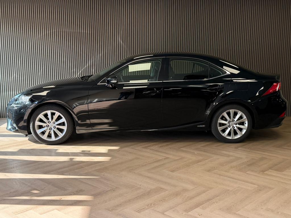 Lexus IS 300h Edition AUT. KEYLESS-GO NAVIGATIE PDC AIRCO, Auto's, Lexus, Euro 5, Achterwielaandrijving, Gebruikt, Origineel Nederlands