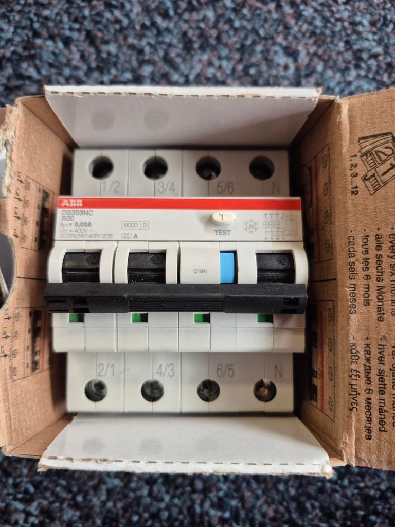 ABB aardlekautomaat 3fase B20 A30 NIEUW, Ophalen of Verzenden, Nieuw