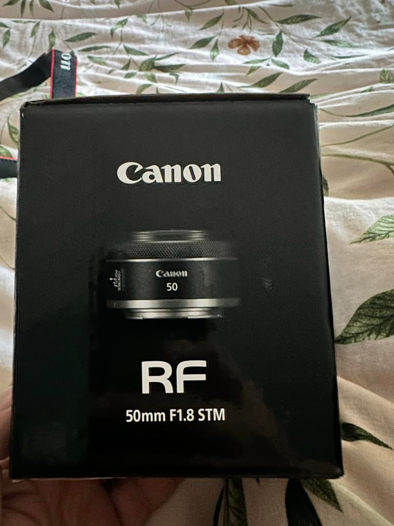 Canon RP met 50mm 1.8 RF lens - Zo goed als nieuw, Ophalen of Verzenden, Zo goed als nieuw, Canon, Geen optische zoom