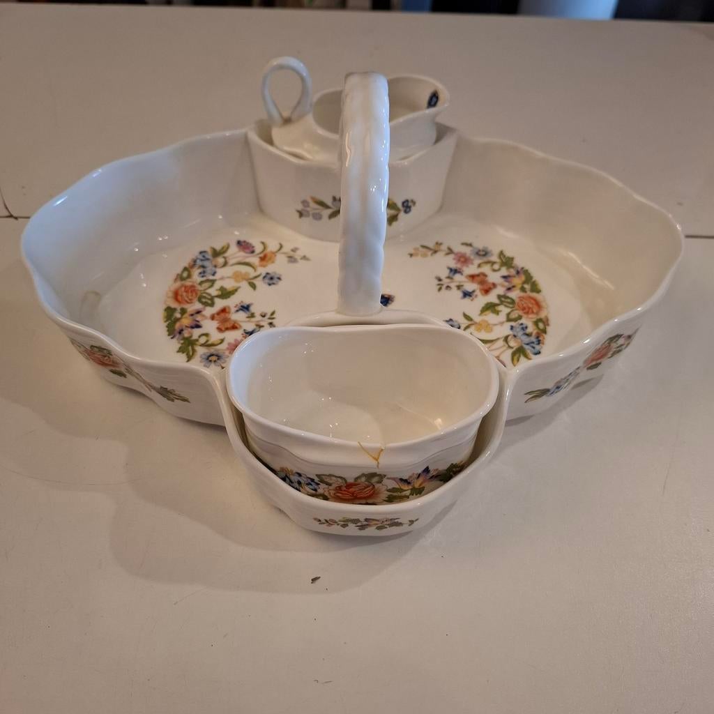 Ainsley Cottage Garden Aardbeimand, Ophalen