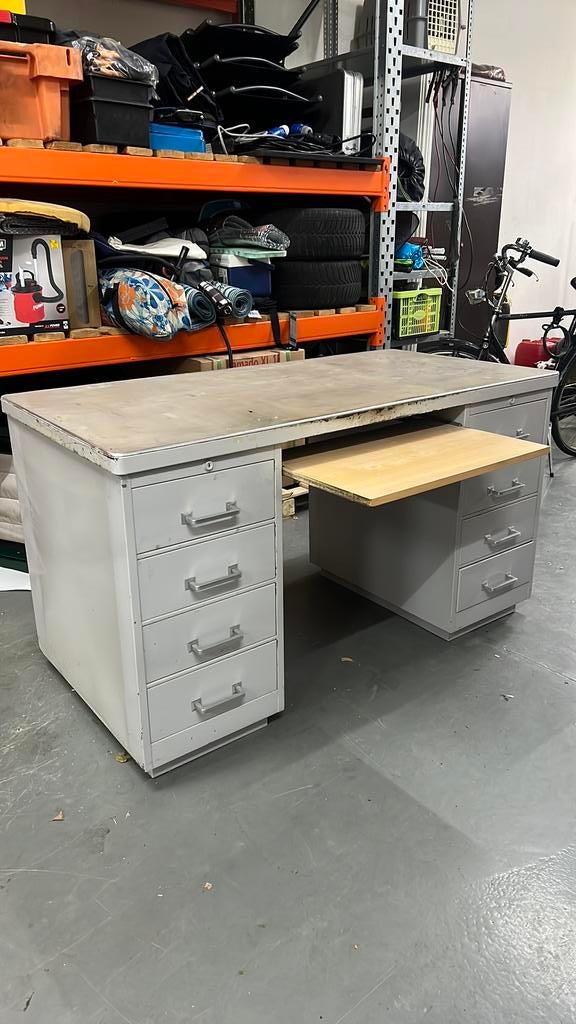 Vintage metalen bureau, Ophalen, Gebruikt