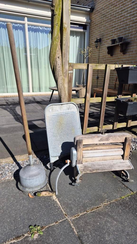 Set oude wasbenodigdheden, Ophalen