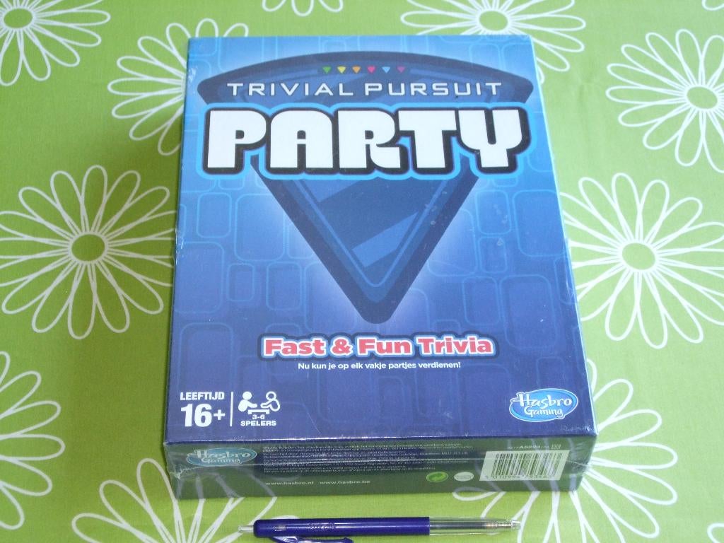 Nieuw in seal: Trivial pursuit Party, Vijf spelers of meer, Ophalen of Verzenden, Nieuw