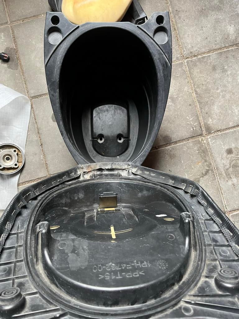 Yamaha Aerox buddyseat compleet met zadel en achterzitje, Ophalen of Verzenden, Gebruikt