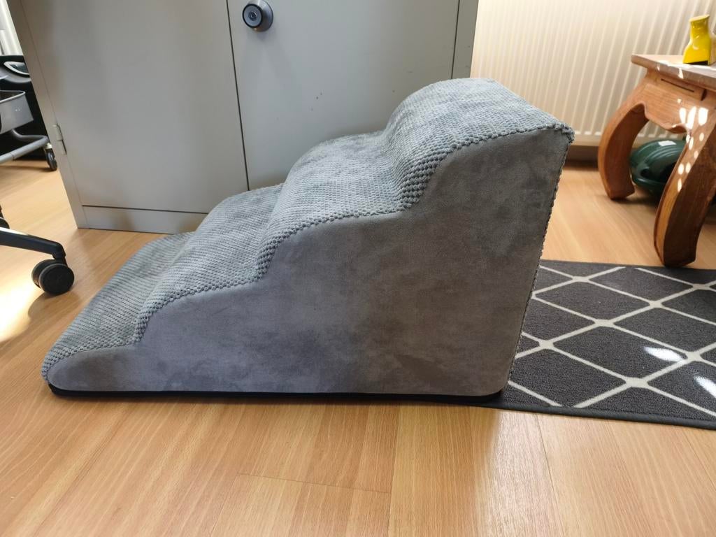 Trapje opstap kleine huisdieren, Ophalen, Zo goed als nieuw