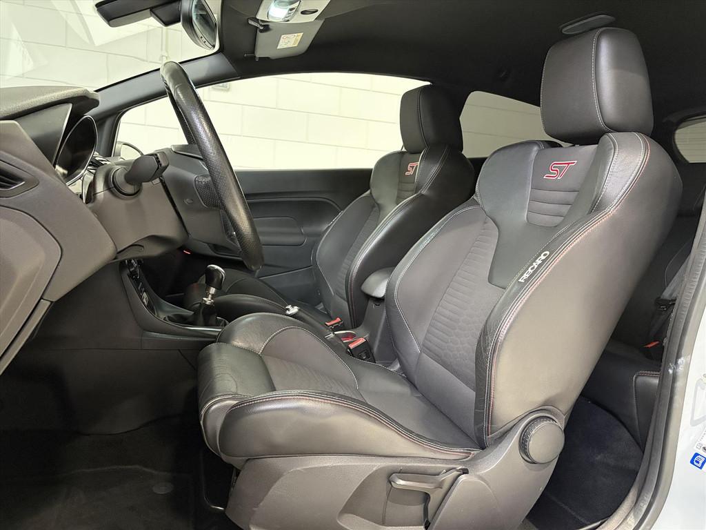 Ford Fiesta ST 200 1.6T 200PK 3DR, Camera, Cruise, Recaro, Auto's, Ford, Keurmerk '100% Onderhouden', 1063 kg, Gebruikt, 4 cilinders