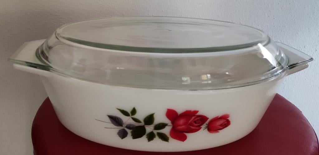 Pyrex JAJ June Rose: ovenschaal / serveerschaal, Ophalen of Verzenden, Overige stijlen, Schaal of Schalen