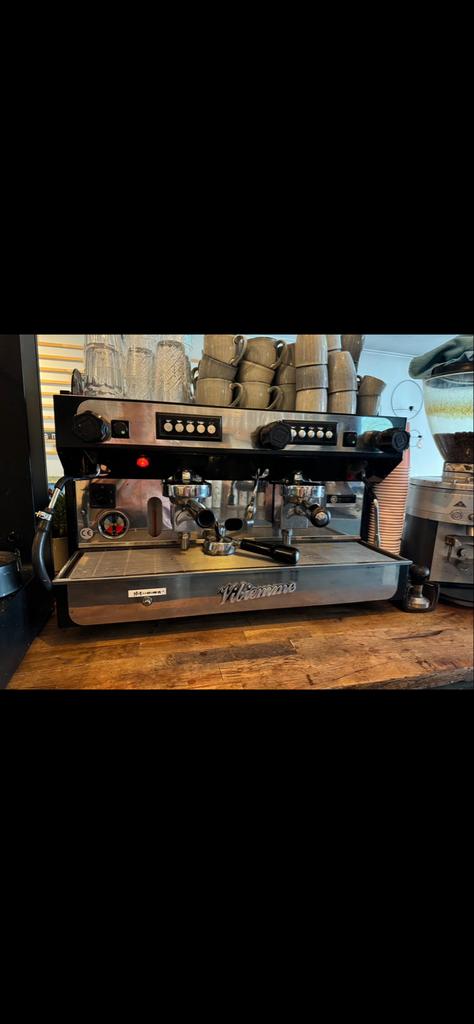 Professionele 2-groeps Koffiemachine - Perfect voor Horeca, Stoompijpje, Gebruikt, 10 kopjes of meer, Koffiemachine