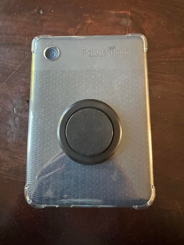 Kobo Clara 2E e-reader met hoesje en magsafe grip, Bluetooth, 6 inch of minder, Ophalen of Verzenden, Zo goed als nieuw