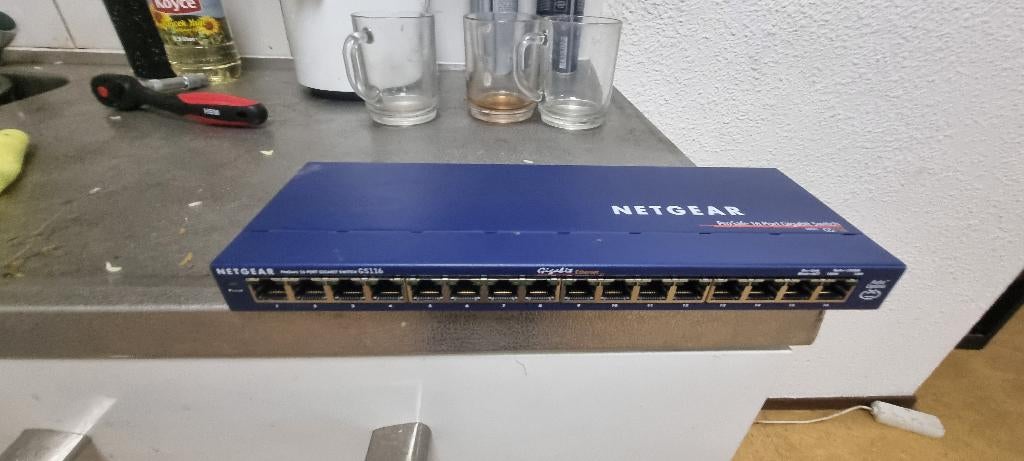 Nergear GS116, Ophalen of Verzenden, Zo goed als nieuw, Router met modem, Netgear Nighthawk