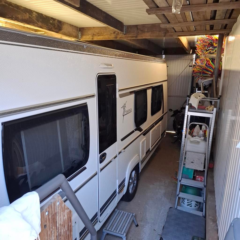 Fendt Tendenza 515SG, Caravans en Kamperen, Caravans, Particulier, tot en met 4, Rondzit, Fendt, Koelkast, Mover, Serviceluik