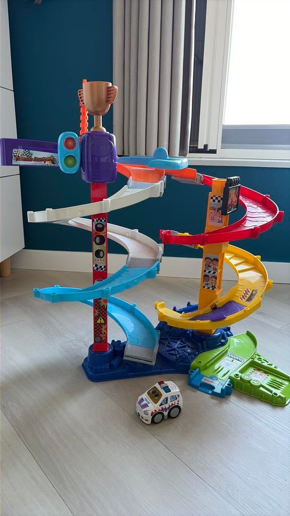 V tech Toettoet tornado stuntpark, Ophalen, Gebruikt