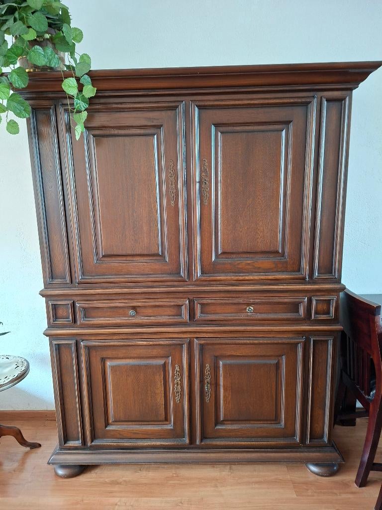 Eiken houten kast, Ophalen