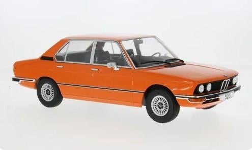 BMW 5-serie (E12) 1974 Oranje van MCG 1:18