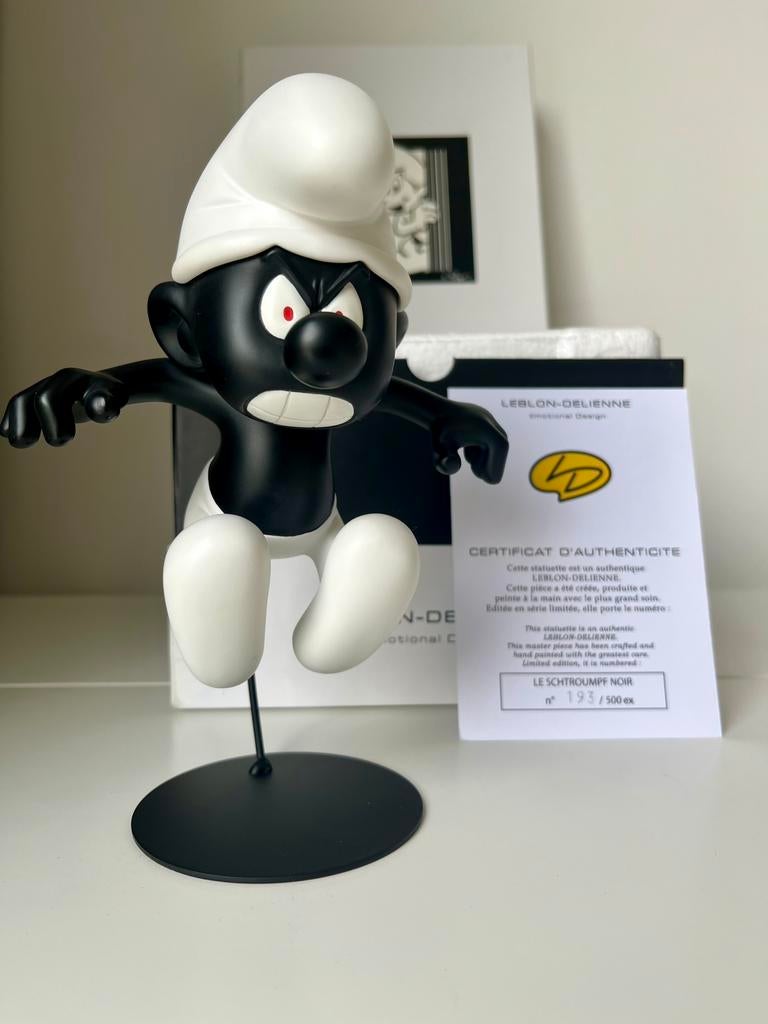 Leblon-Delienne Zwarte Smurf – 193/500 met certificaat, Ophalen of Verzenden, Zo goed als nieuw, Overige Smurfen, Poppetje, Figuurtje of Knuffel