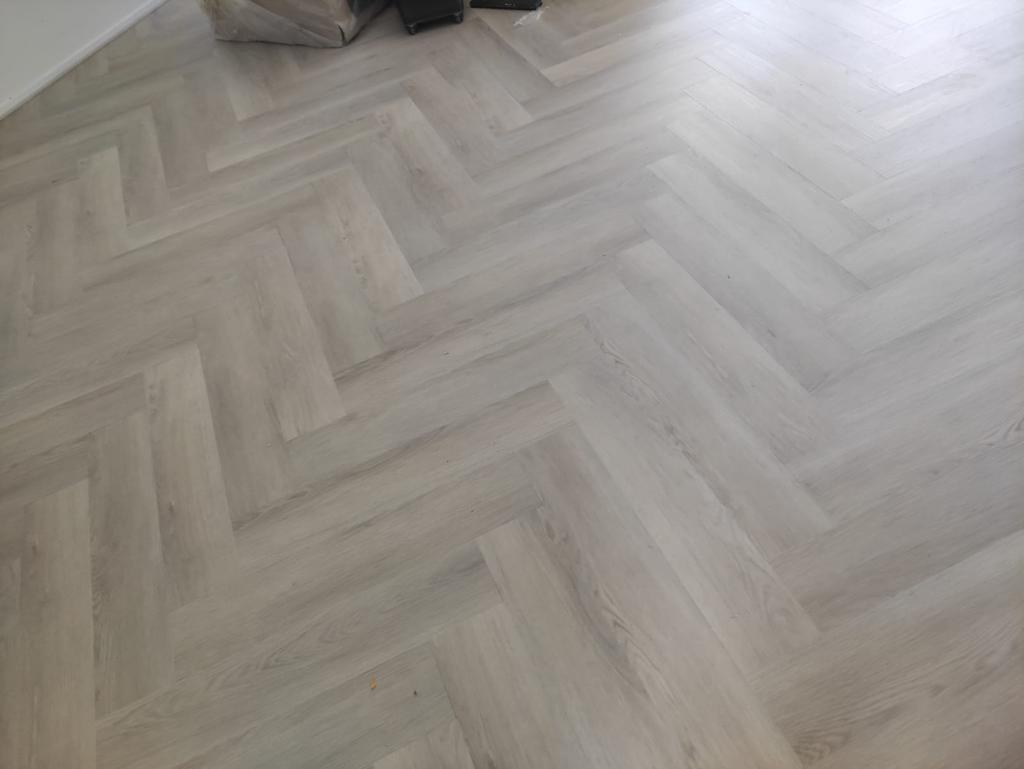 Laminaat leggen/verf/behang/trapbekleden, Ophalen of Verzenden, Zo goed als nieuw, 75 m² of meer, Laminaat