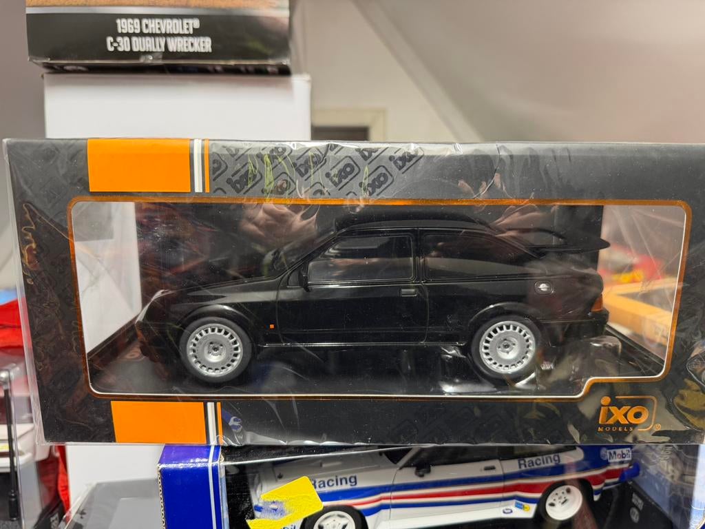 Ford Sierra cosworth ixo models, Hobby en Vrije tijd, Modelauto's | 1:18, Ophalen of Verzenden, Nieuw, Auto, Overige merken