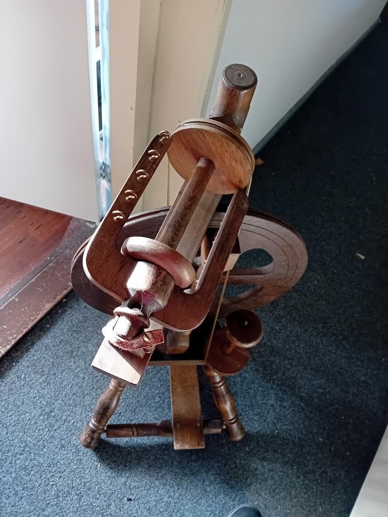 Oud spinnewiel voor decoratie of restauratie, Ophalen, Gebruikt, Niet van toepassing, Niet van toepassing