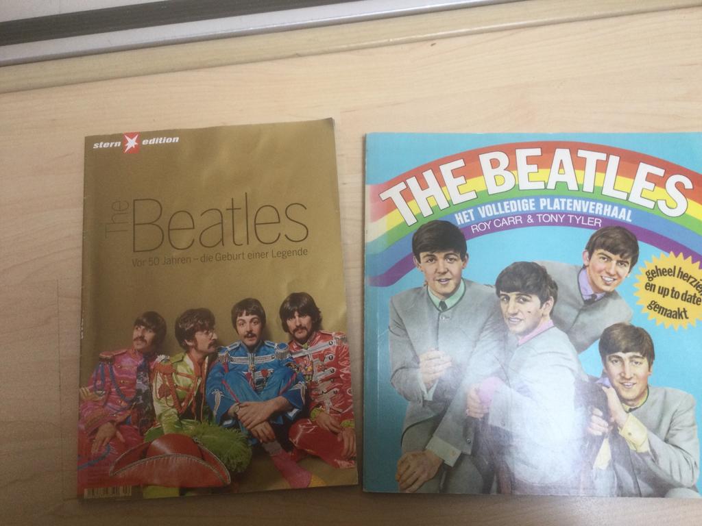Beatles boek en tijdschrift, Boeken, Muziek, Ophalen of Verzenden, Gelezen, Artiest, Roy Carr