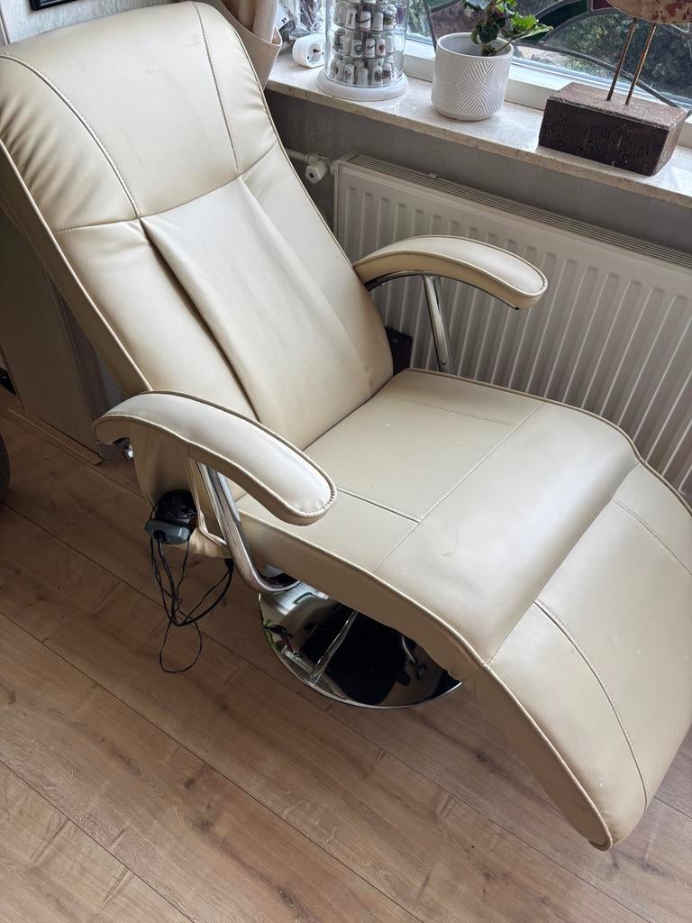 Relax Fauteuil met massage, Ophalen, Kunststof, Gebruikt, 100 tot 125 cm