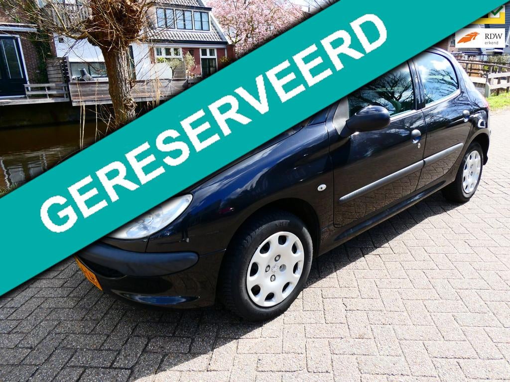Peugeot 206 1.4 One-line 5-deurs INRUILKOOPJE ZO MEENEMEN, Voorwielaandrijving, Stof, 31 €/maand, 4 cilinders