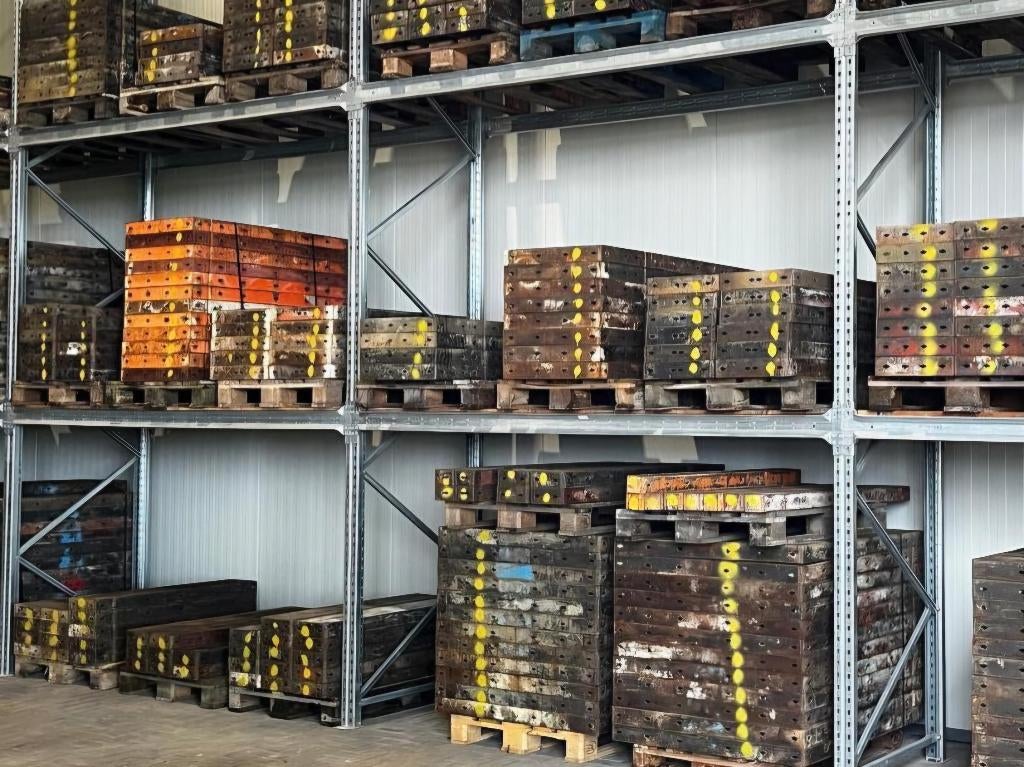 Te koop - Paschal bekisting - Raster bekistingselementen, Niet ingevuld, Zo goed als nieuw, PASCHAL-Werk G. Maiaer GmbH, Ophalen