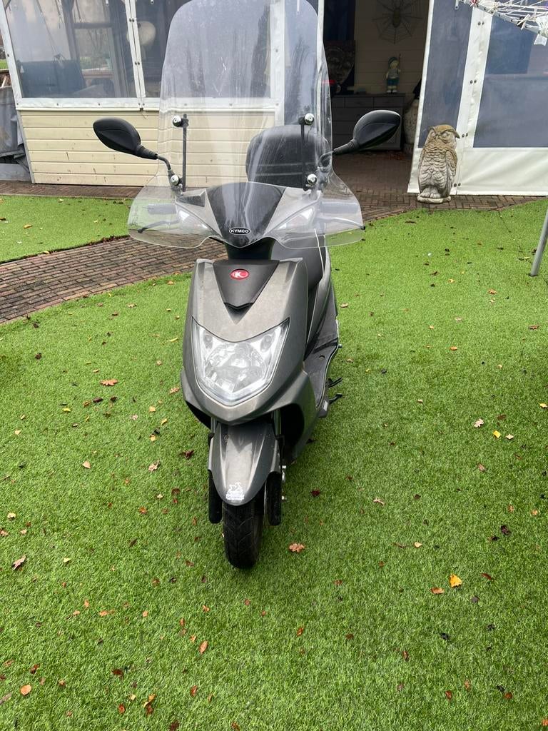 Kymco  snorscooter VP50, Fietsen en Brommers, Scooters | Kymco, Ophalen, Zo goed als nieuw, Benzine, Agility