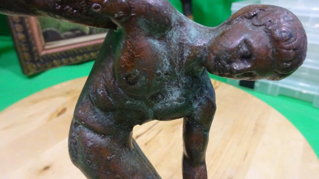 Bronzen beeldje van Myron discuswerper., Ophalen of Verzenden, Gebruikt, Mens