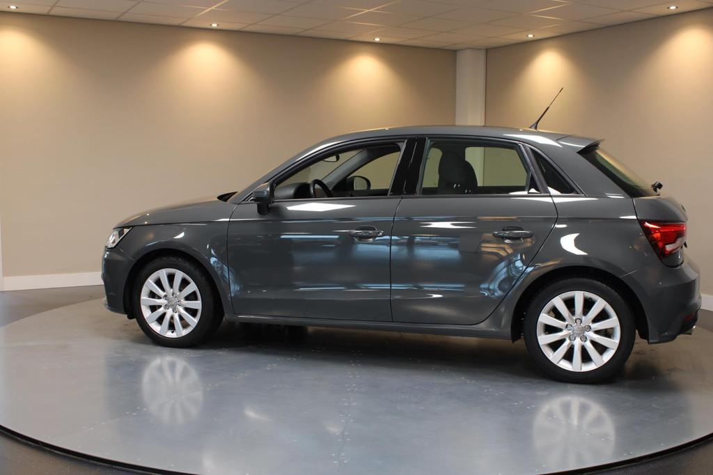 Audi A1 Sportback 1.0 TFSI Advance Sport *Cruise* Navi|PDC|A, Auto's, Audi, Voorwielaandrijving, Euro 6, 4 stoelen, Origineel Nederlands