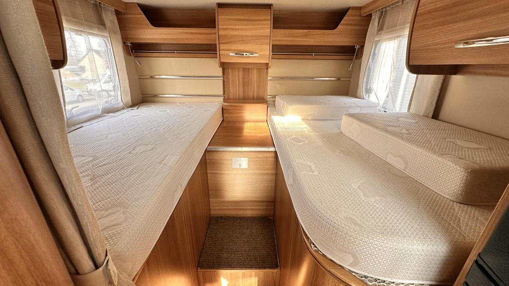 Enkele bedden|hefbed Chausson Flash 617 Uit 2015 58dkm 130PK, Ringverwarming, Fiat, Tot en met 3, Luifel