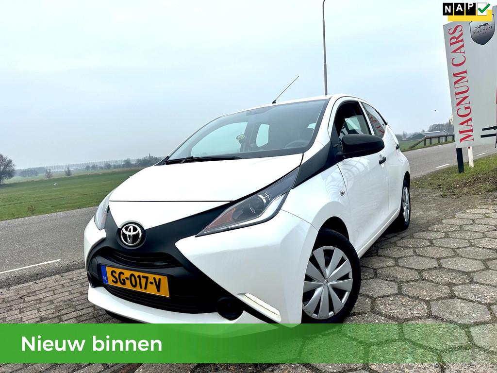 Toyota Aygo 1.0 VVT NAP 5D AIRCO NW APK XENON NIEUWE MODEL, Start-stop-systeem, Euro 6, 4 stoelen, Wit