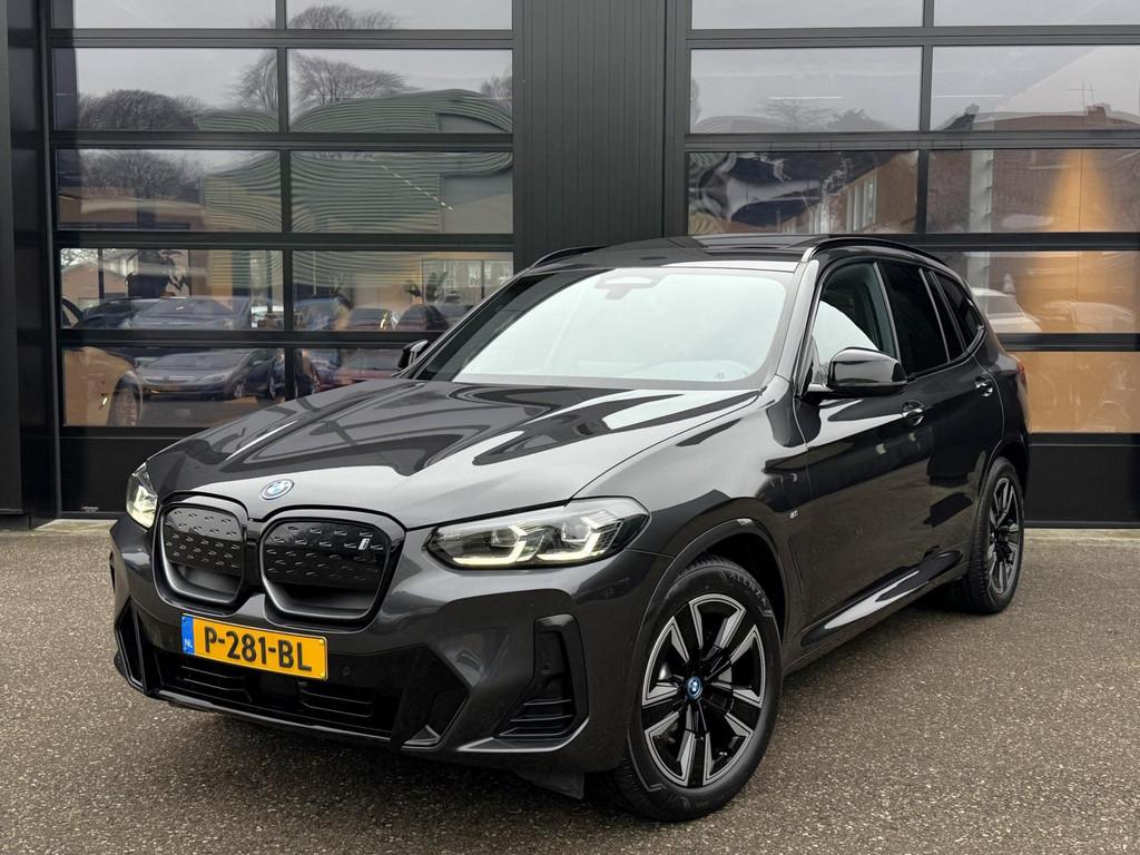 BMW IX3 M-Sport Shadowline 80 kWh Pano 95%SOH Facelift LCI, Automaat, Achterwielaandrijving, Gebruikt, 110 €/maand