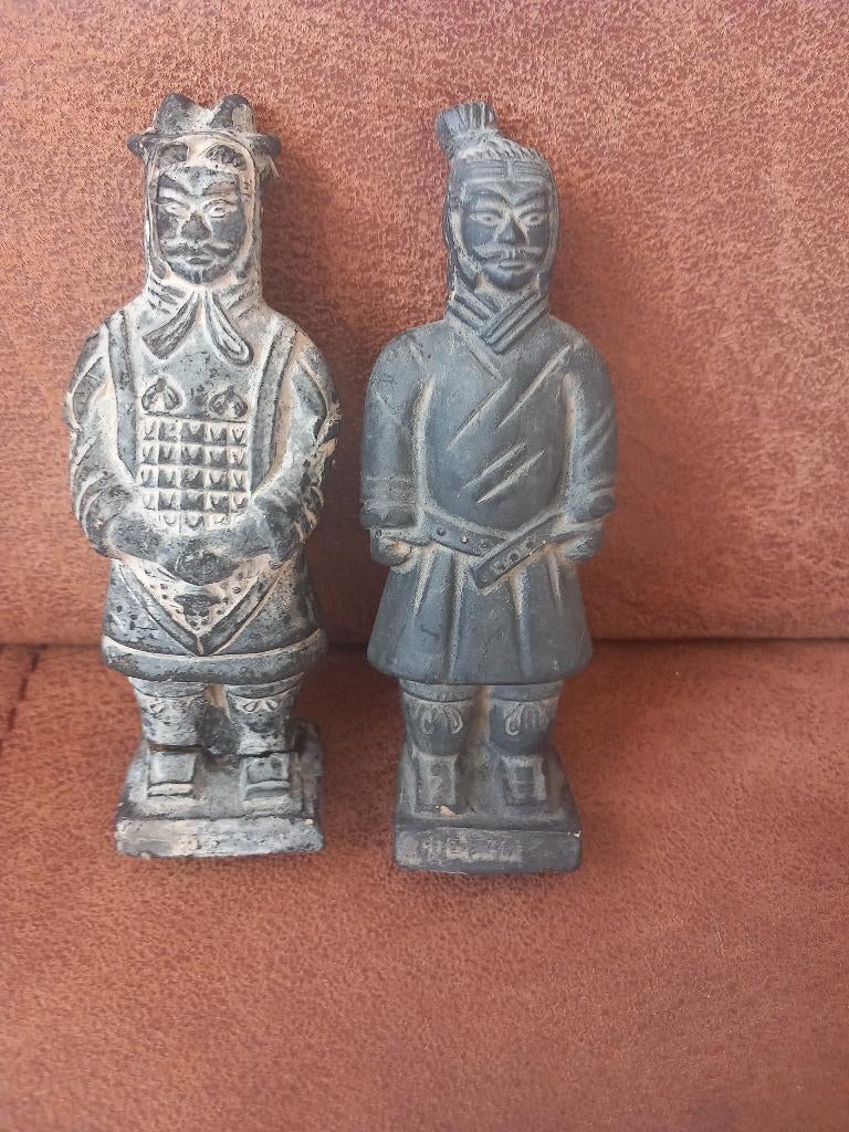 2 beeldjes van een Chineze kleikrijger, Ophalen of Verzenden, Zo goed als nieuw, Mens