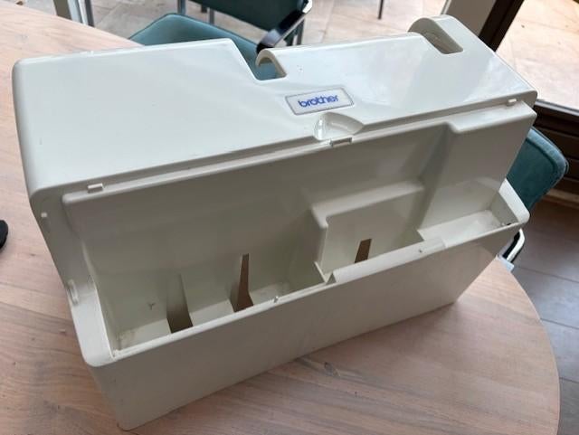 Brother koffer voor borduurmachine, Ophalen of Verzenden, Zo goed als nieuw, Machineborduren, Borduurmachine