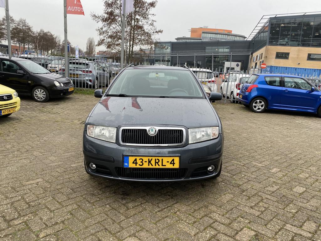 Skoda Fabia Combi 1.2-12V Ambiente,Airco,Cruisecontrol,Bleut, Voorwielaandrijving, 750 kg, 1198 cc, 49 €/maand