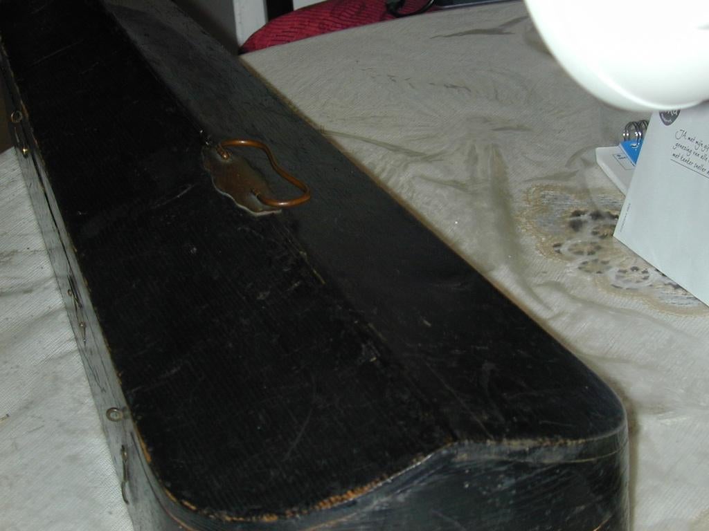 Zeer oude mooi gebouwde houten Viool kist met sluitng . IZGS, Ophalen