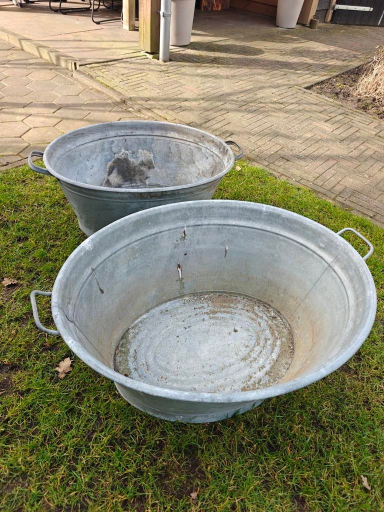 Twee zinken teilen - Decoratief of voor de tuin, Huis en Inrichting, Woonaccessoires | Overige, Gebruikt, Ophalen