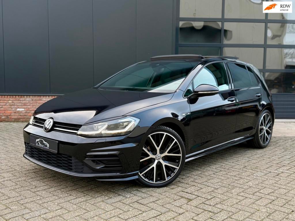 Volkswagen Golf 1.5 TSI R-Line 150pk Pano/Virtual/Keyless/19, Euro 6, 4 cilinders, 150 pk, Zwart