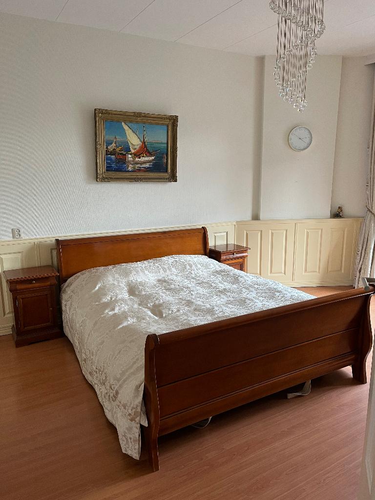 Twee persoons bed van massief mahogany hardhout, Ophalen, Bruin, Tweepersoons, Zo goed als nieuw