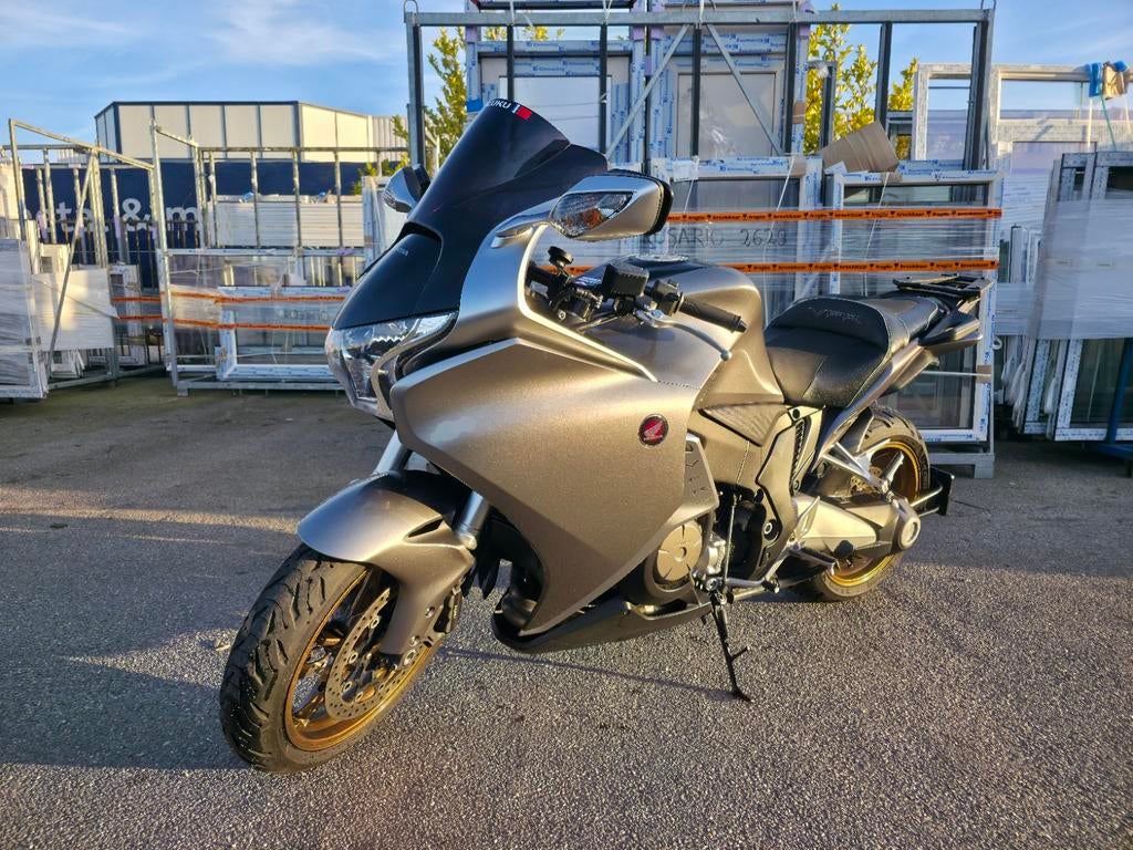 Honda VFR1200F 180pk