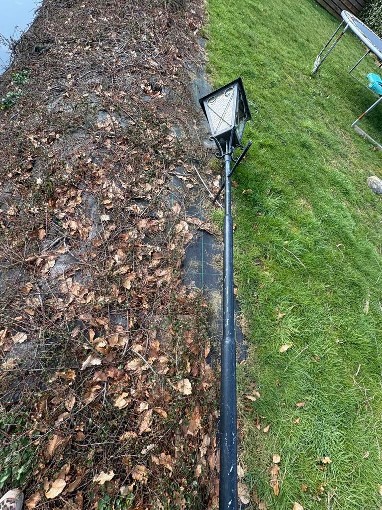 Oude ijzeren lantaarnpaal - Klassieke buitenverlichting, Tuin en Terras, Buitenverlichting, Ophalen, Gebruikt, Staande lamp, Netvoeding