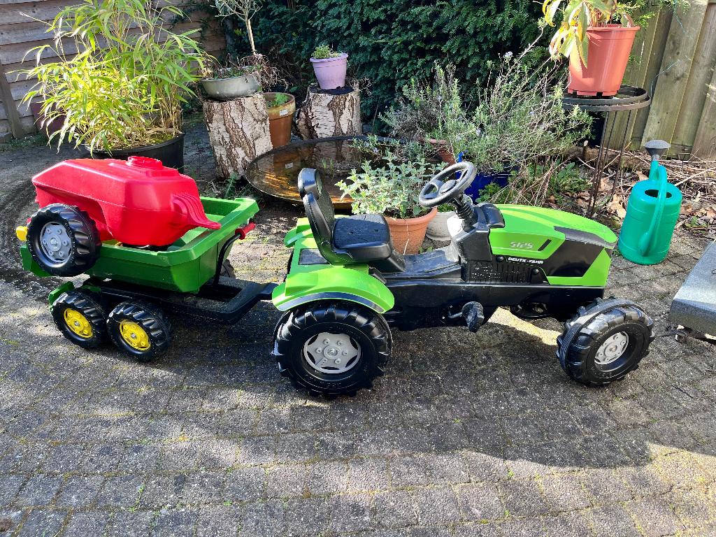 Dolly toys Deutz 5125 traptractor met aanhanger(s), Ophalen, Zo goed als nieuw, Trapvoertuig