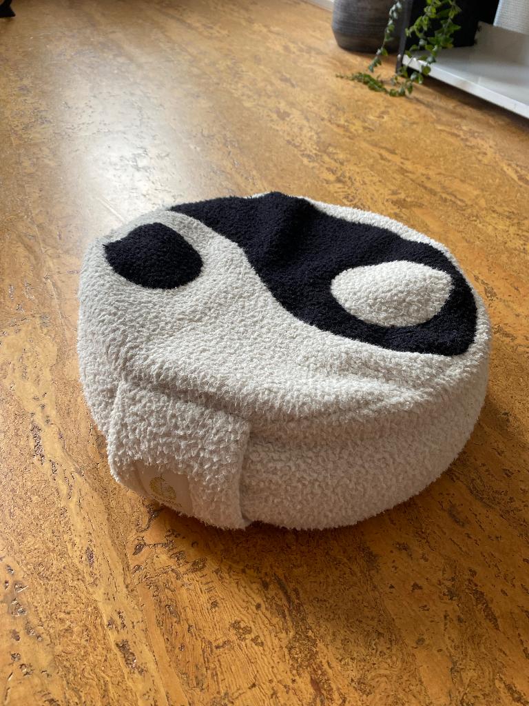 Bodhi Pillow yoga/meditatiekussen yin yang, Minder dan 50 cm, Gebruikt, Meditatiekussen, Rond