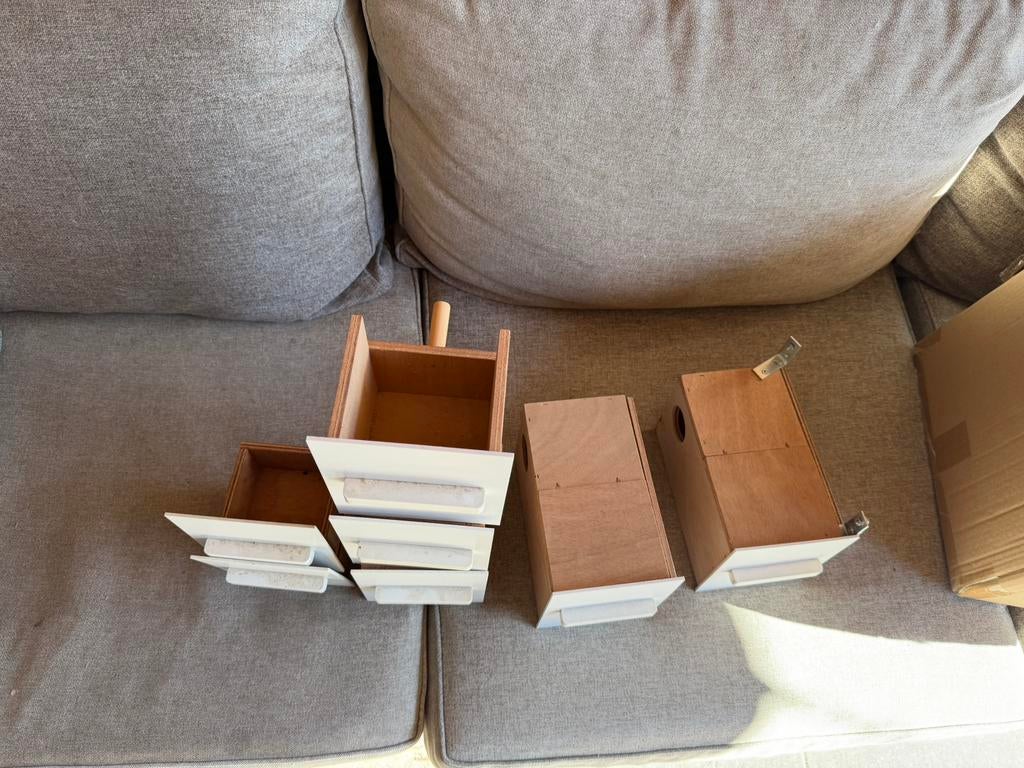 Broedhokjes gebruikt bieden, Ophalen, Zo goed als nieuw