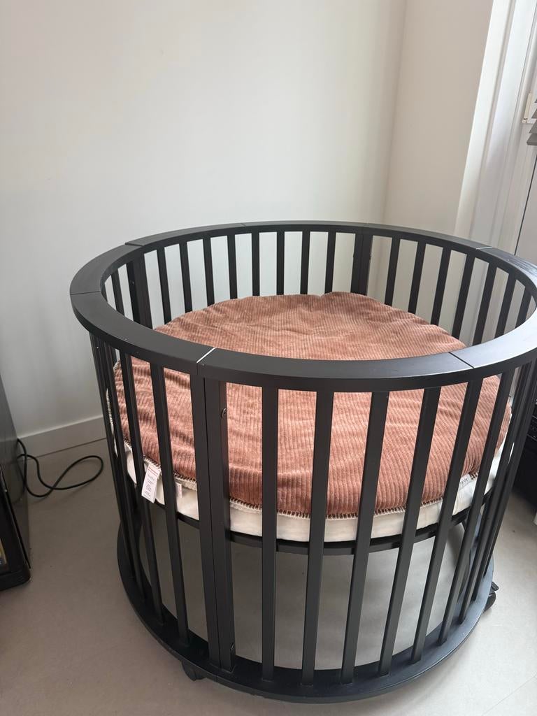 Ronde box op wieltjes met matras en omkeerbaar boxkleed, Kinderen en Baby's, Boxen, Ophalen, Gebruikt, Rond, Boxkleed