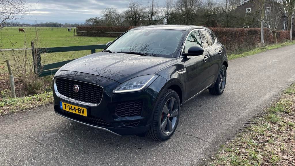 Jaguar E-Pace P250 2.0 SE Turbo Benzine 249pk AWD Aut 2018, Auto's, Jaguar, 249 pk, 1800 kg, Zwart, 4 cilinders
