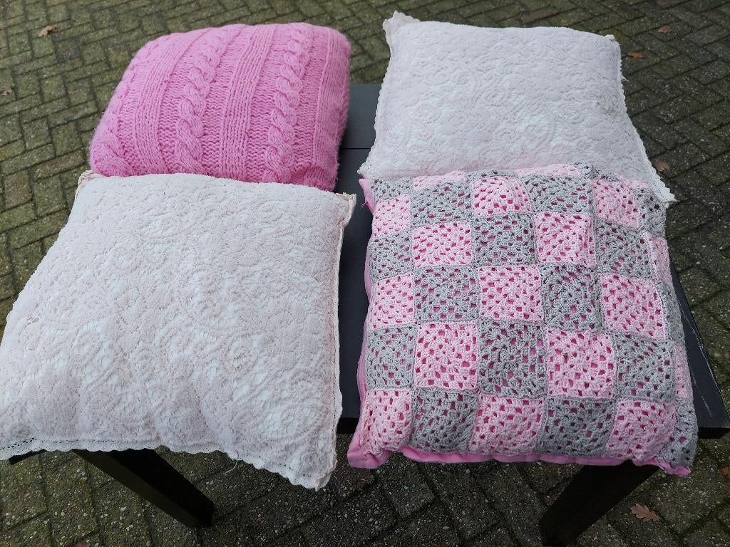 sierkussens roze kussentjes 4 kussens, Ophalen of Verzenden, Zo goed als nieuw, Roze, Vierkant
