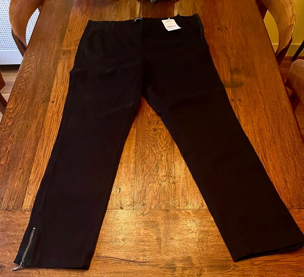 Zwarte damesbroek, Kleding | Dames, Zwart, Maat 42/44 (L), Nieuw, Ophalen of Verzenden