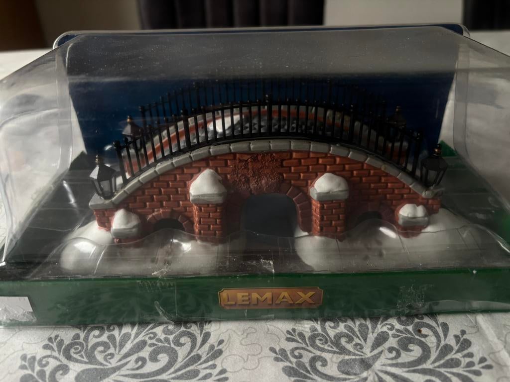 Lemax cold creek brug zgan, Diversen, Kerst, Ophalen of Verzenden, Zo goed als nieuw